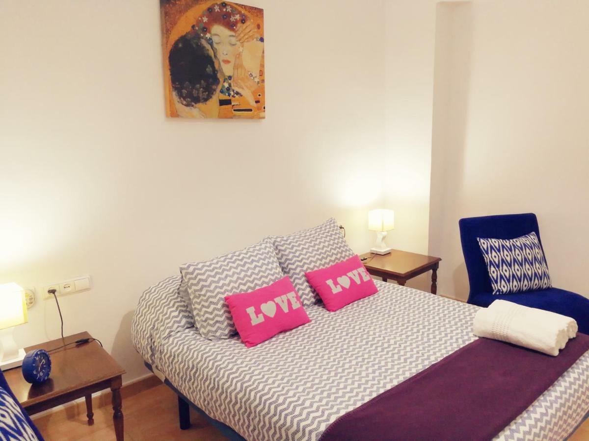 Central Apartment In Valencia With Wifi + Parking. Экстерьер фото