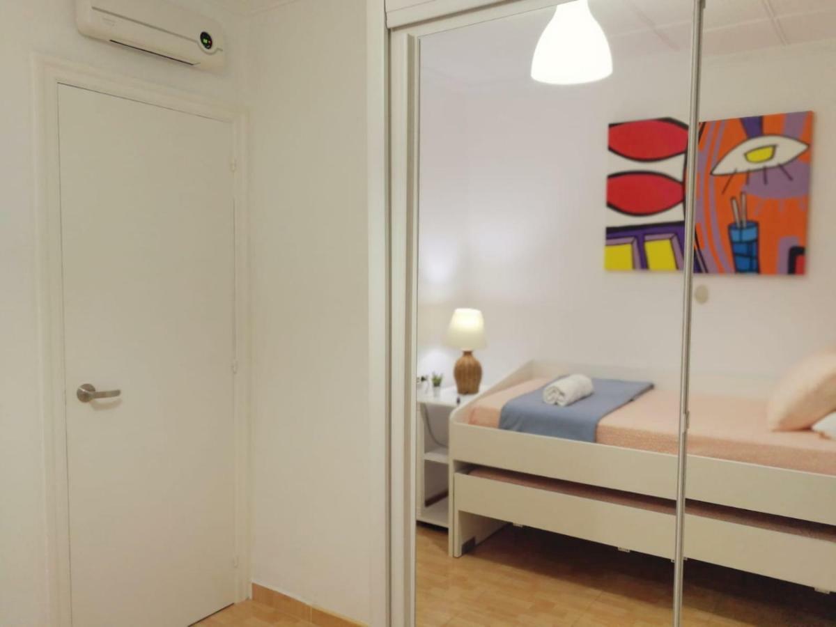 Central Apartment In Valencia With Wifi + Parking. Экстерьер фото