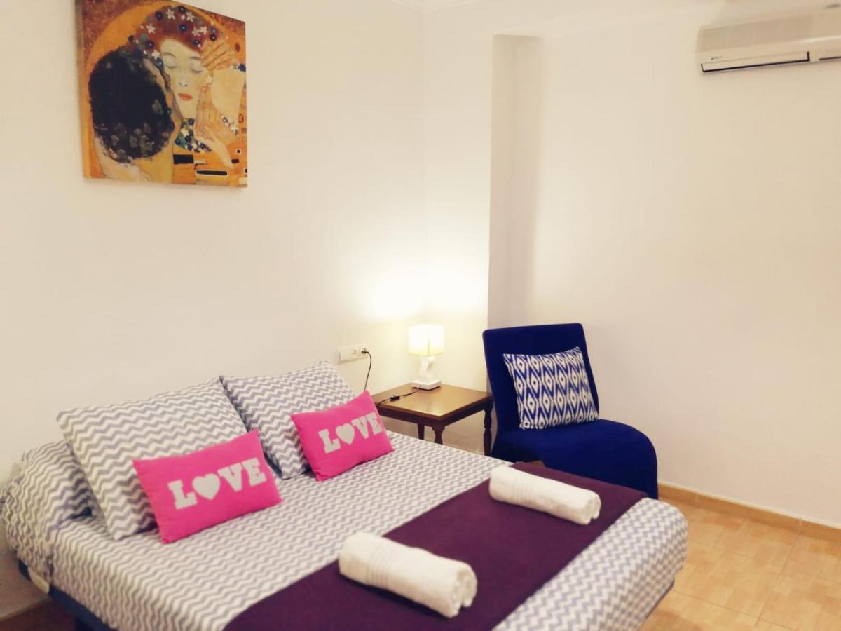 Central Apartment In Valencia With Wifi + Parking. Экстерьер фото